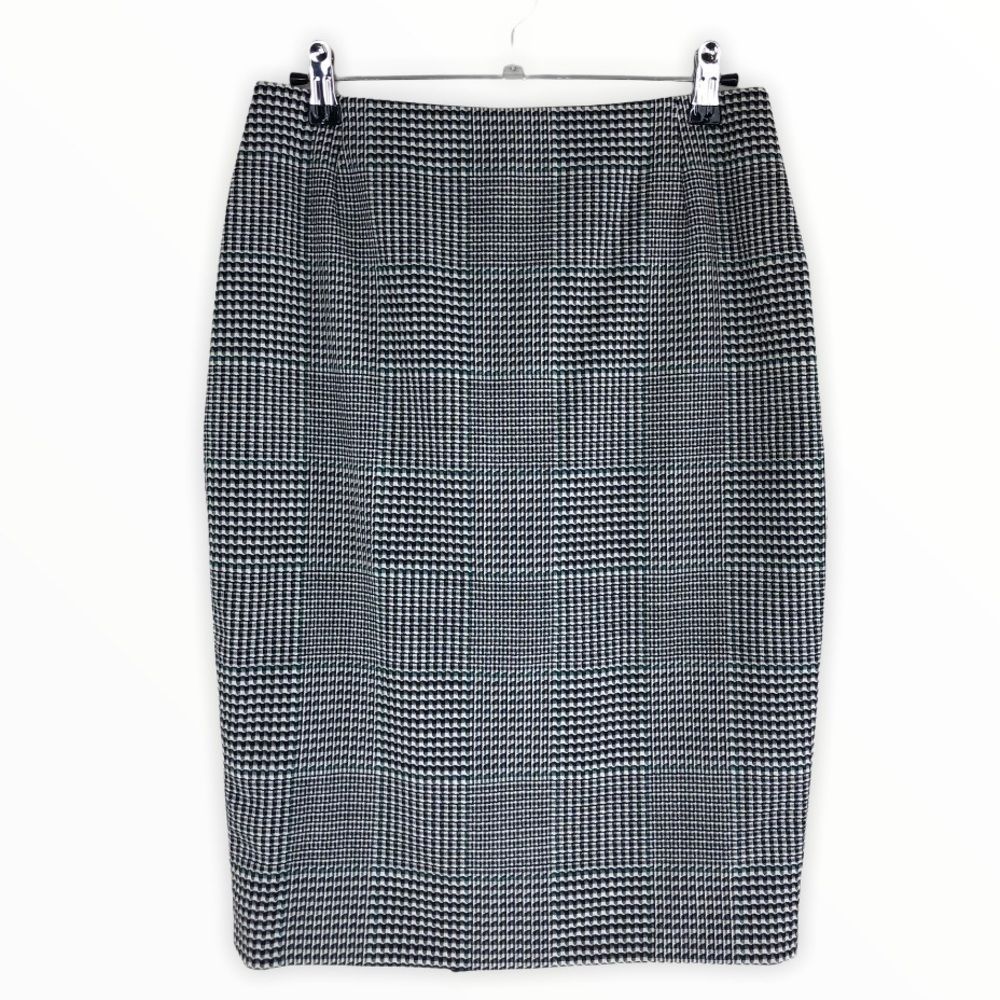 Escada Houndstooth Black White Green Pencil Skirt size 4/34